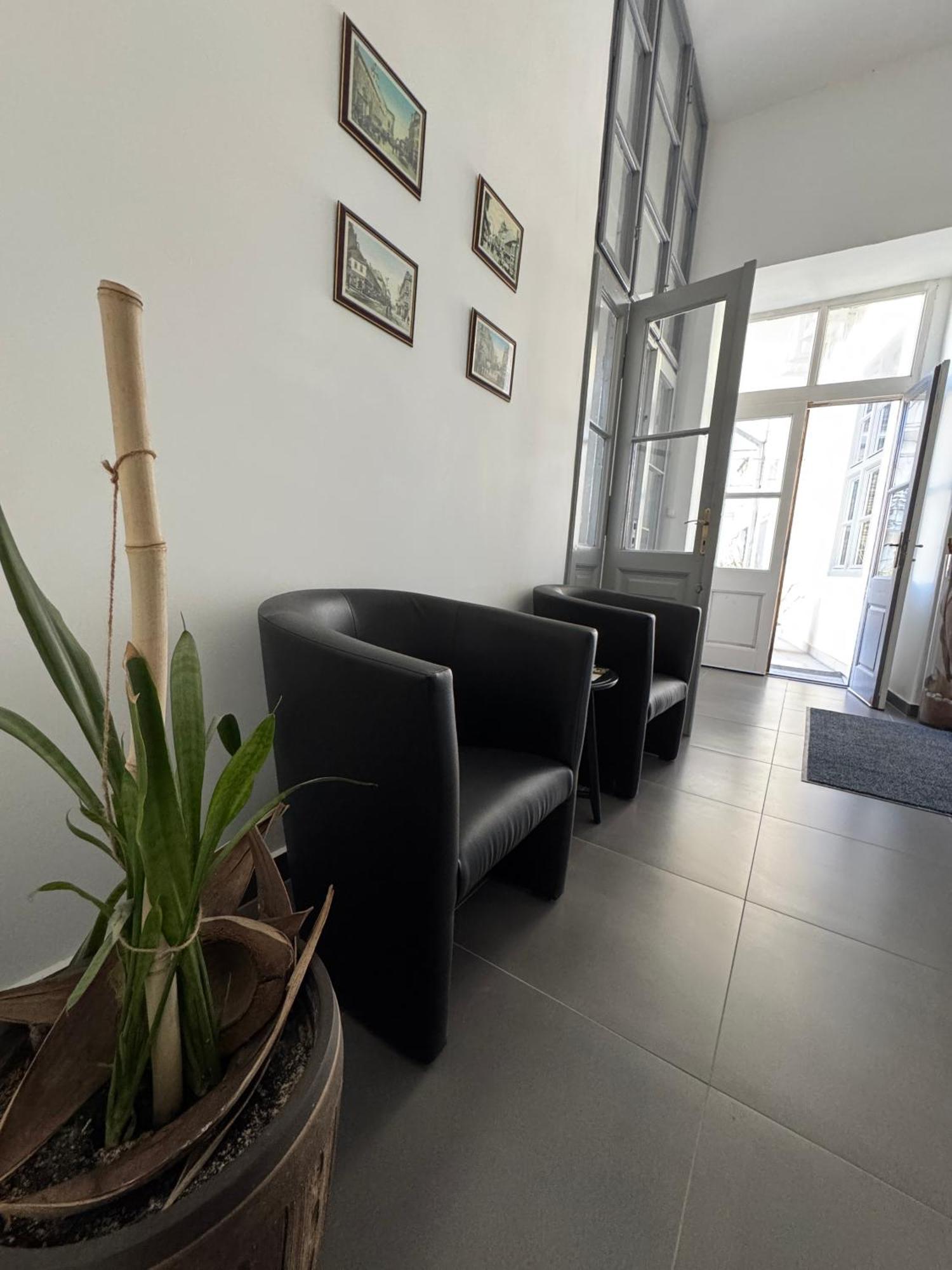 Center Rooms Μίσκολτς Εξωτερικό φωτογραφία