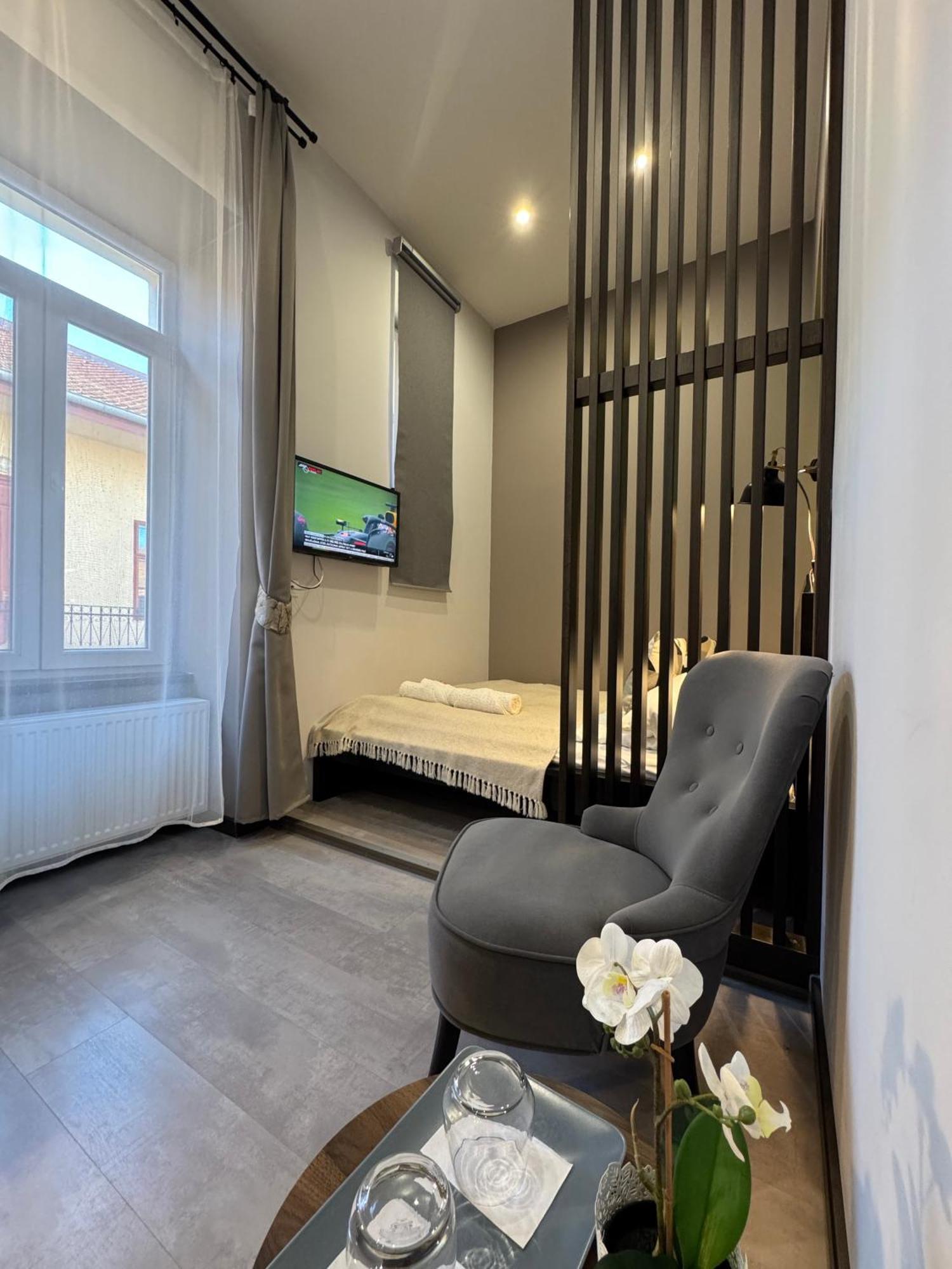 Center Rooms Μίσκολτς Εξωτερικό φωτογραφία