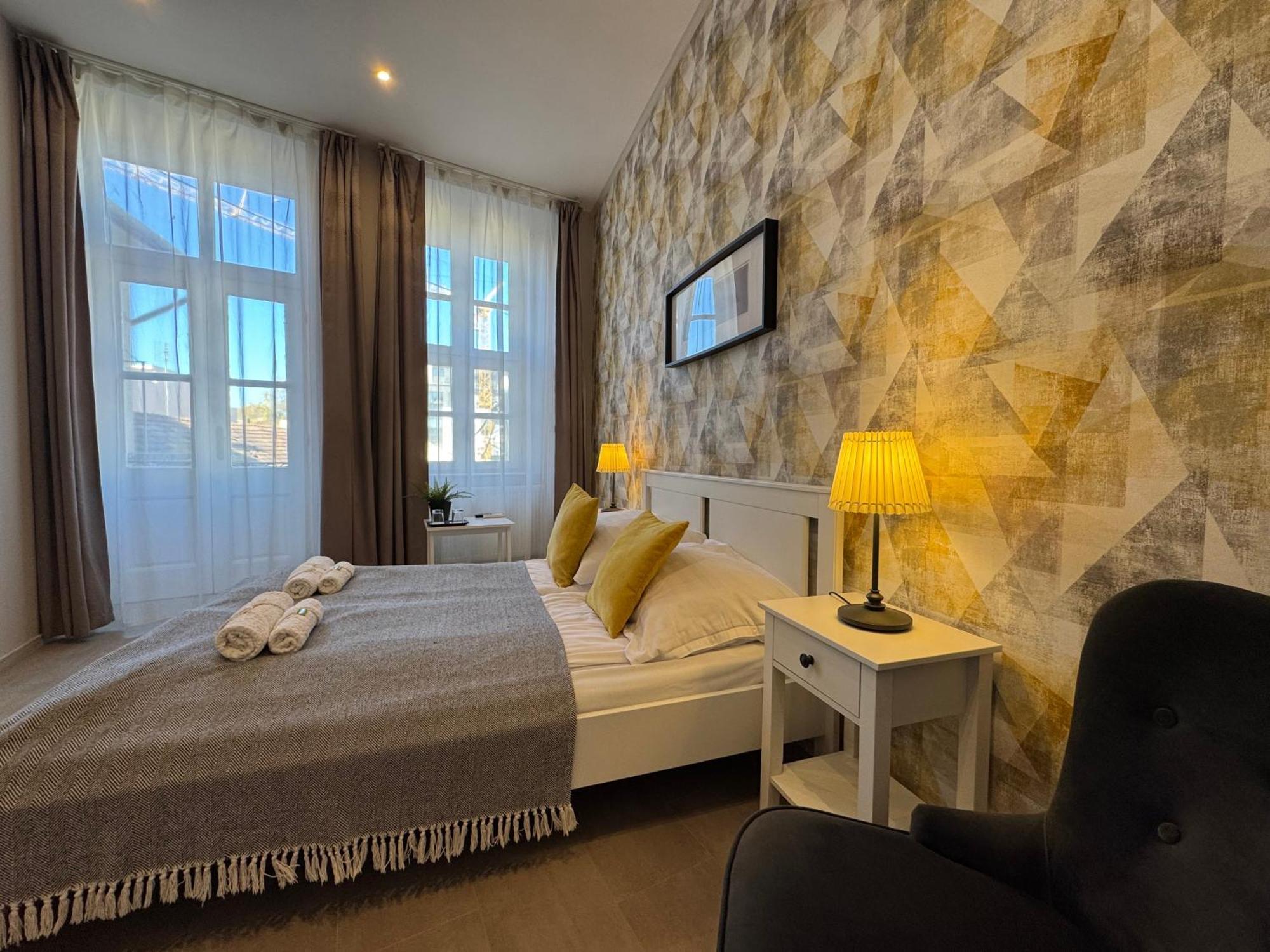 Center Rooms Μίσκολτς Εξωτερικό φωτογραφία