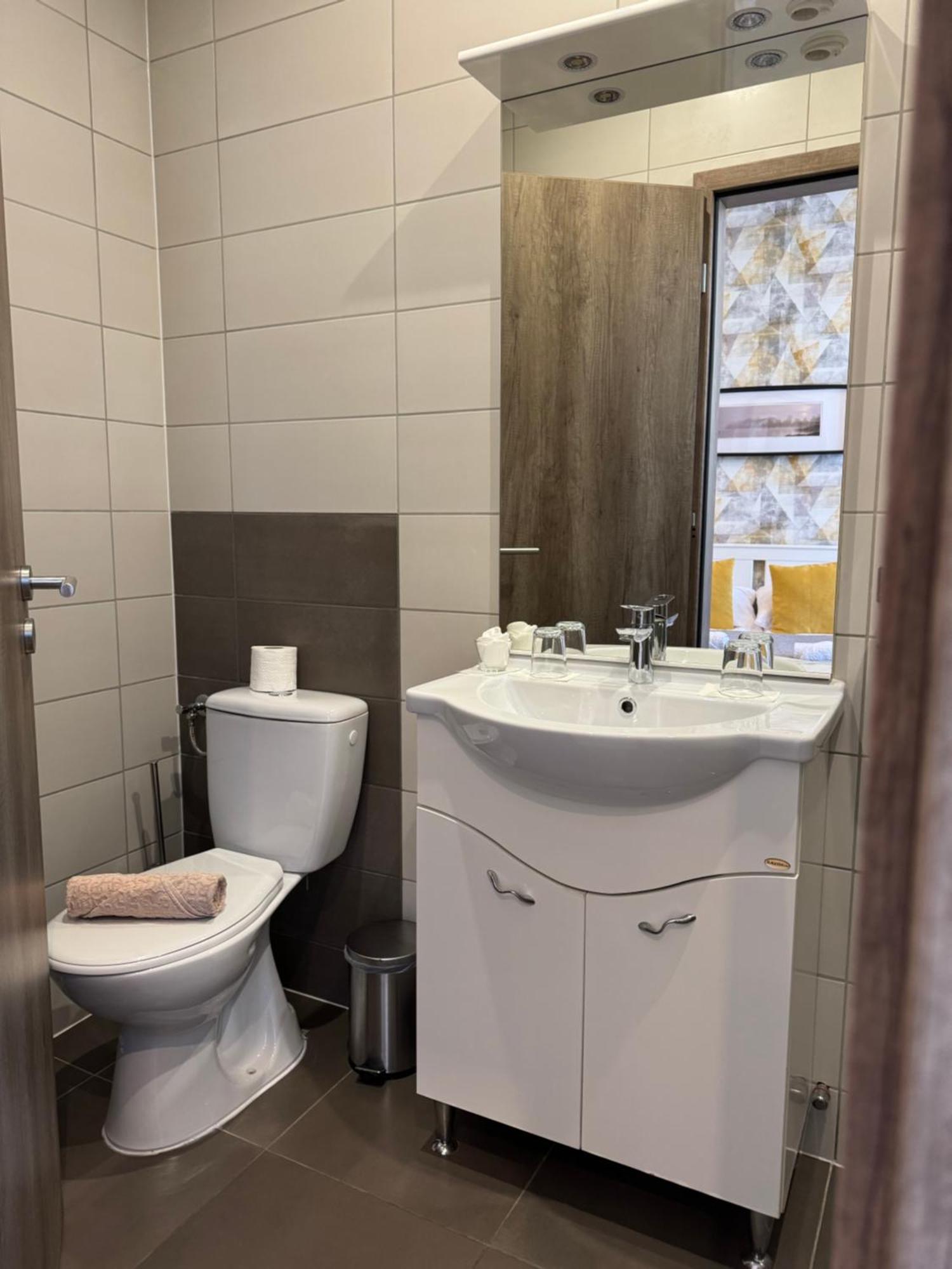 Center Rooms Μίσκολτς Εξωτερικό φωτογραφία
