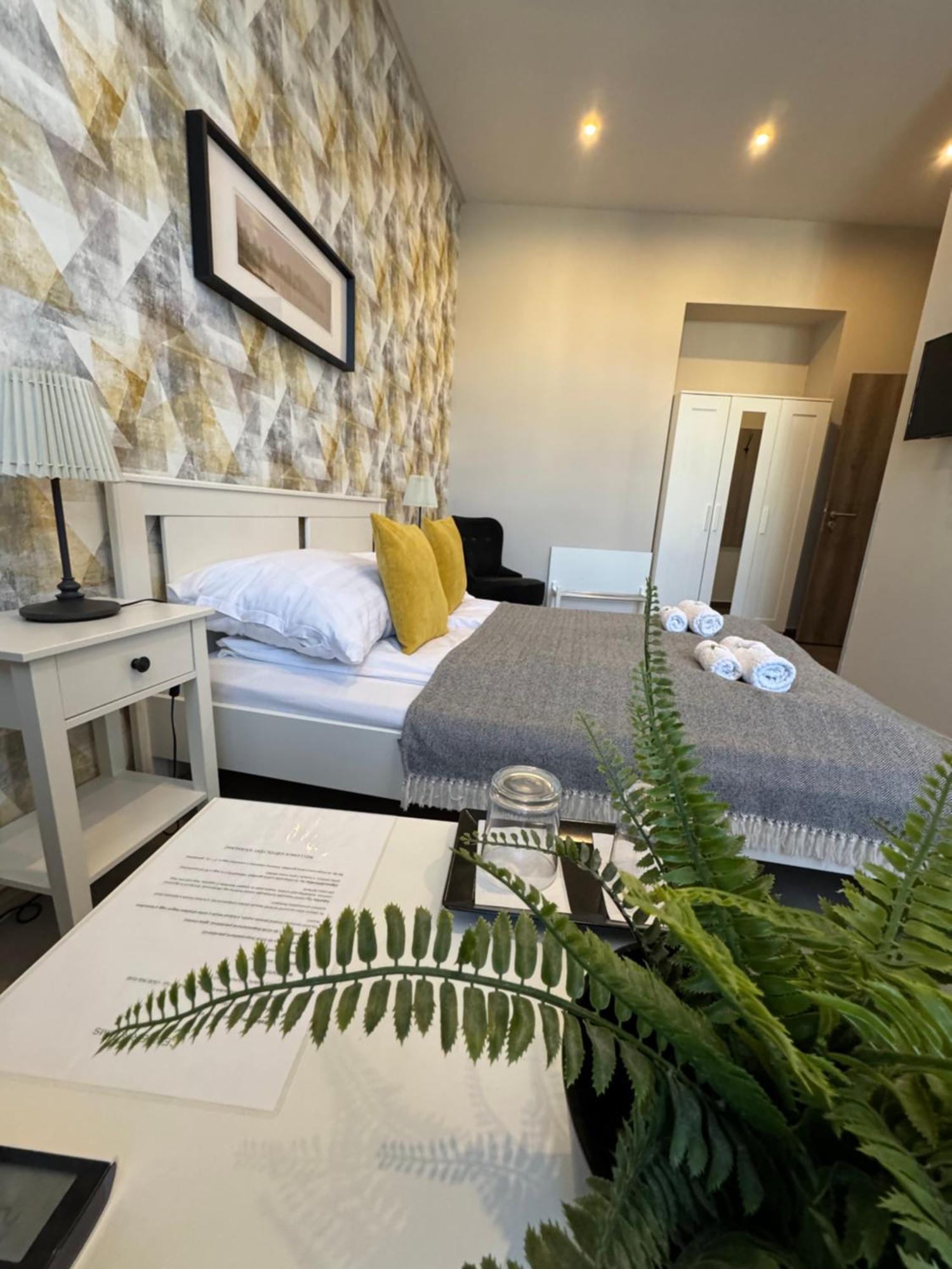Center Rooms Μίσκολτς Εξωτερικό φωτογραφία