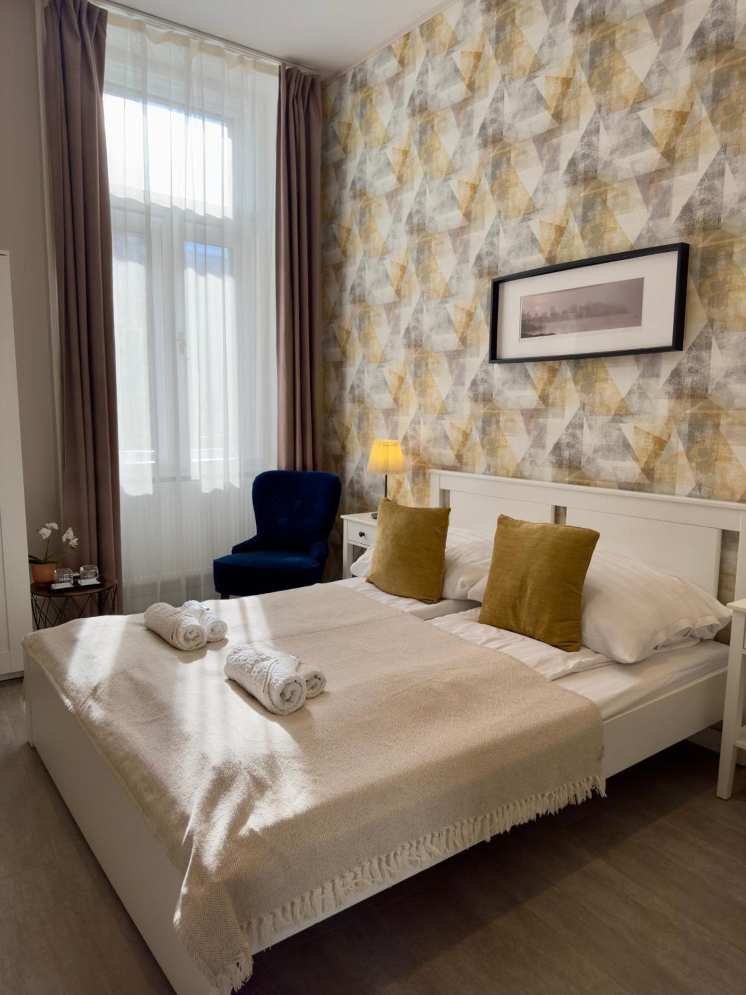 Center Rooms Μίσκολτς Εξωτερικό φωτογραφία