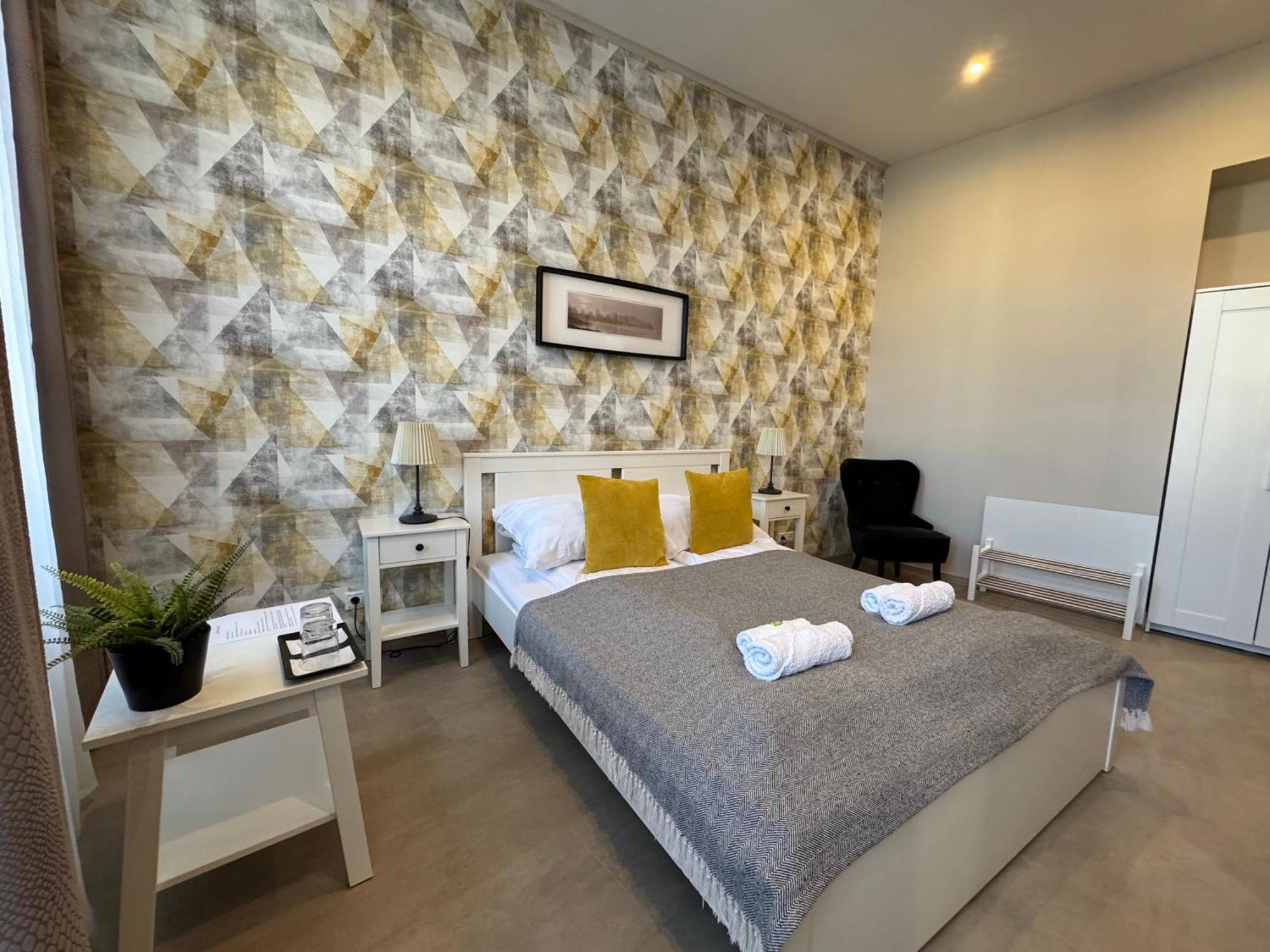 Center Rooms Μίσκολτς Εξωτερικό φωτογραφία