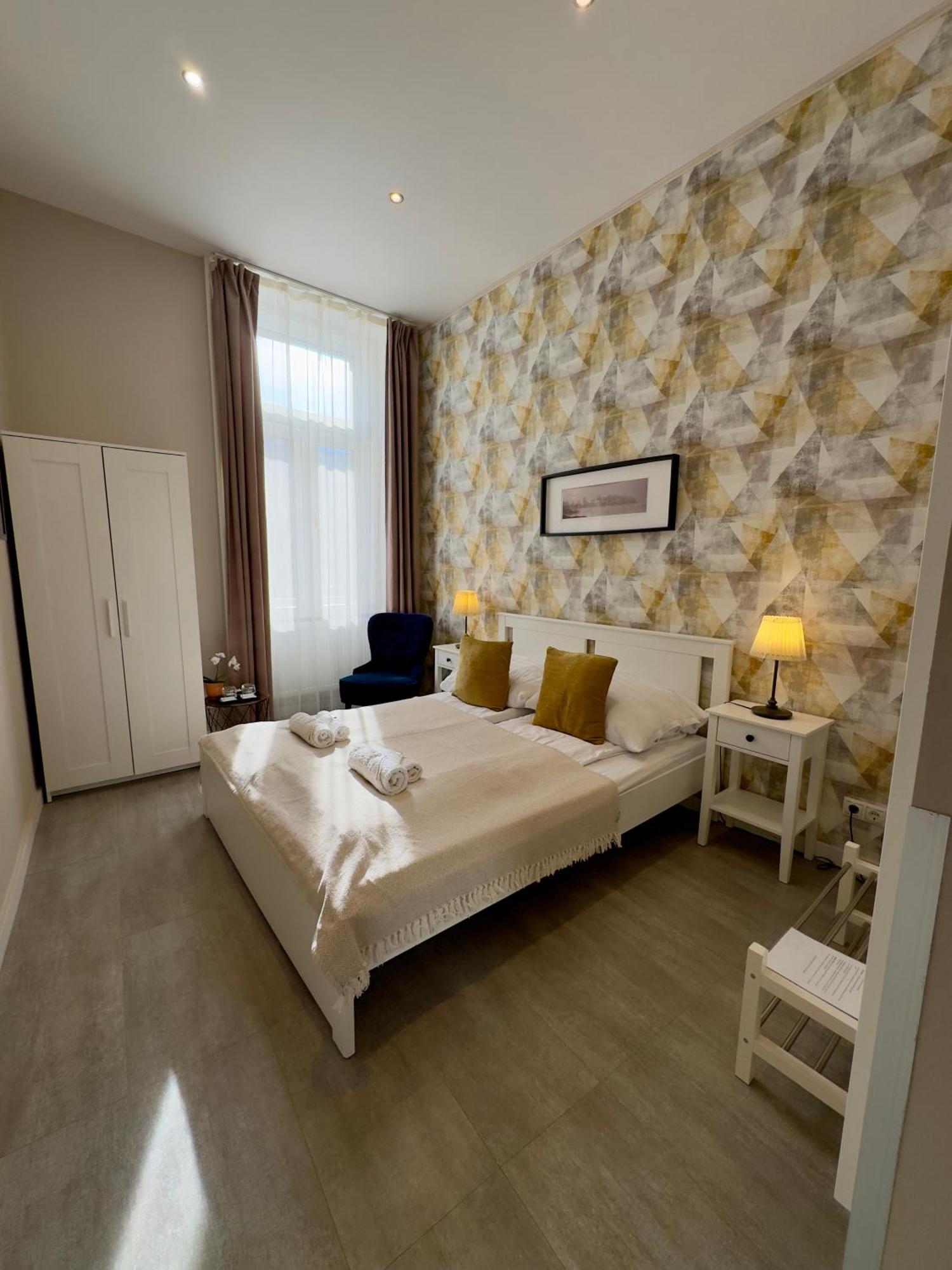 Center Rooms Μίσκολτς Εξωτερικό φωτογραφία