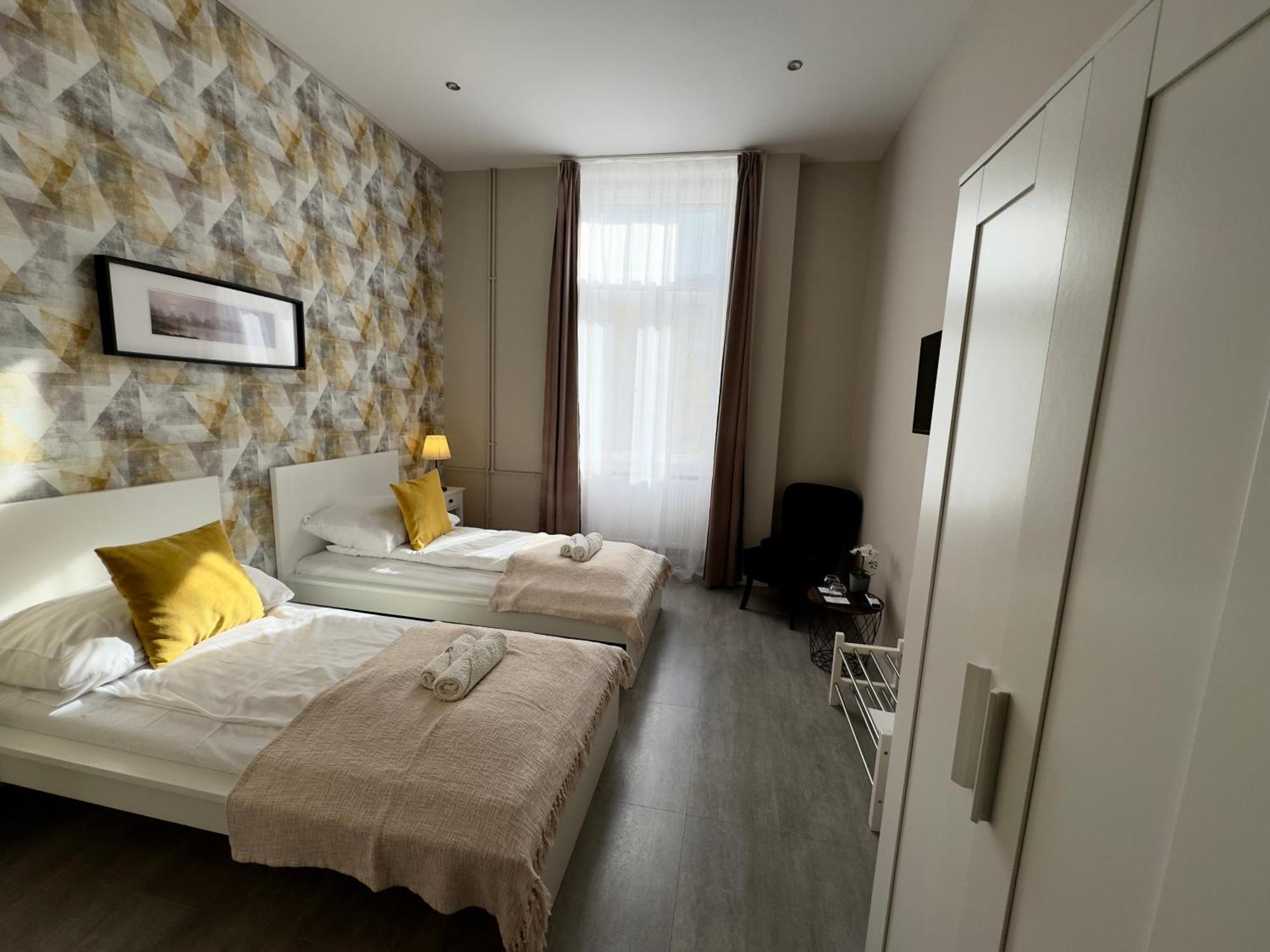 Center Rooms Μίσκολτς Εξωτερικό φωτογραφία